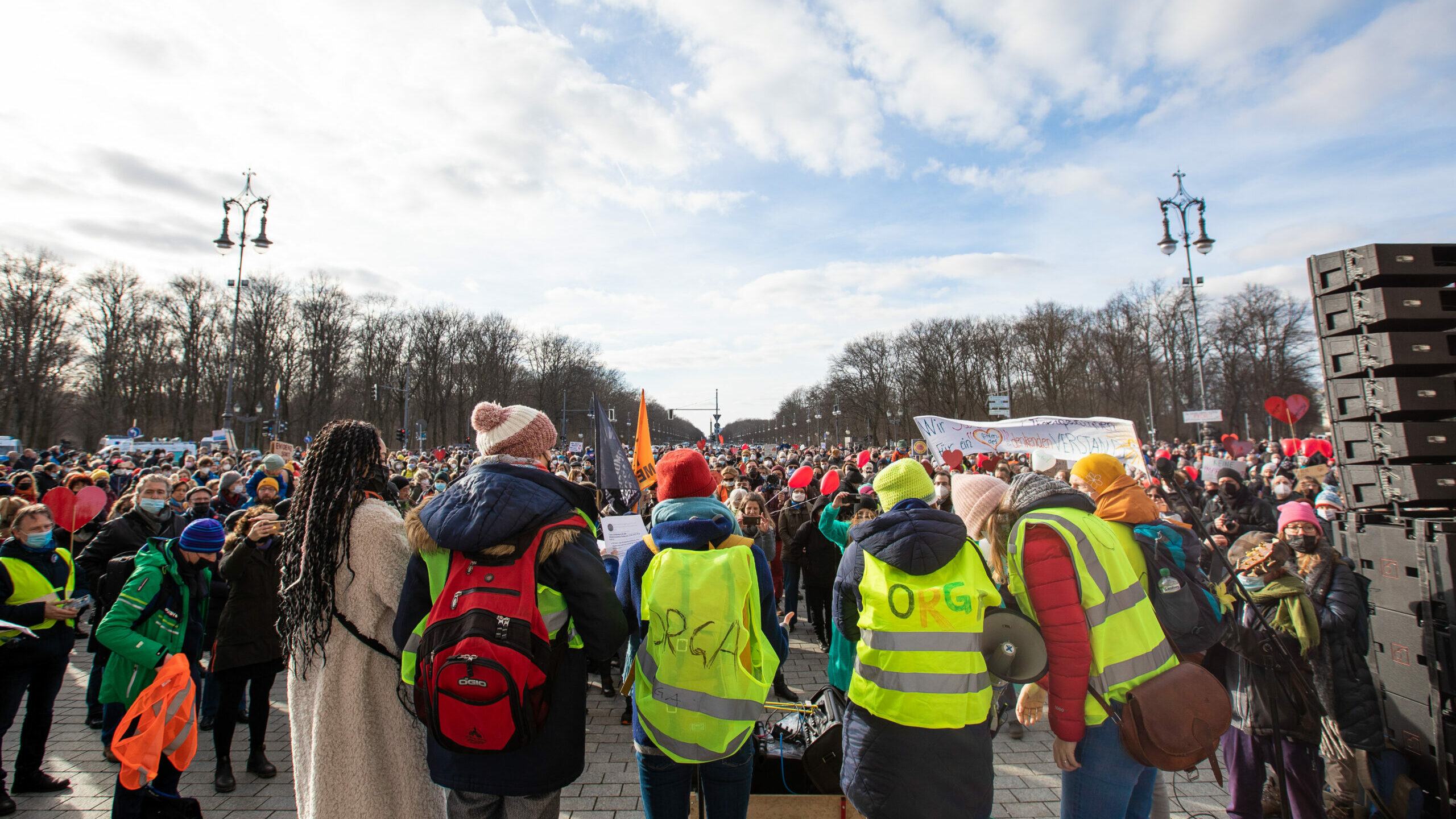 Berlin: Demo gegen Corona-Politik, Tausende auf der Straße